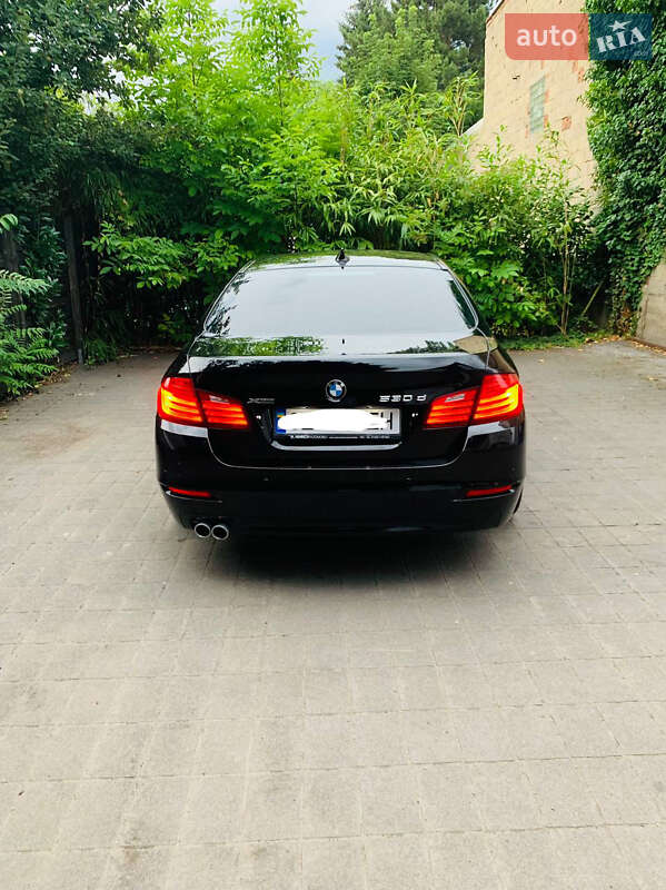 Седан BMW 5 Series 2013 в Чернівцях