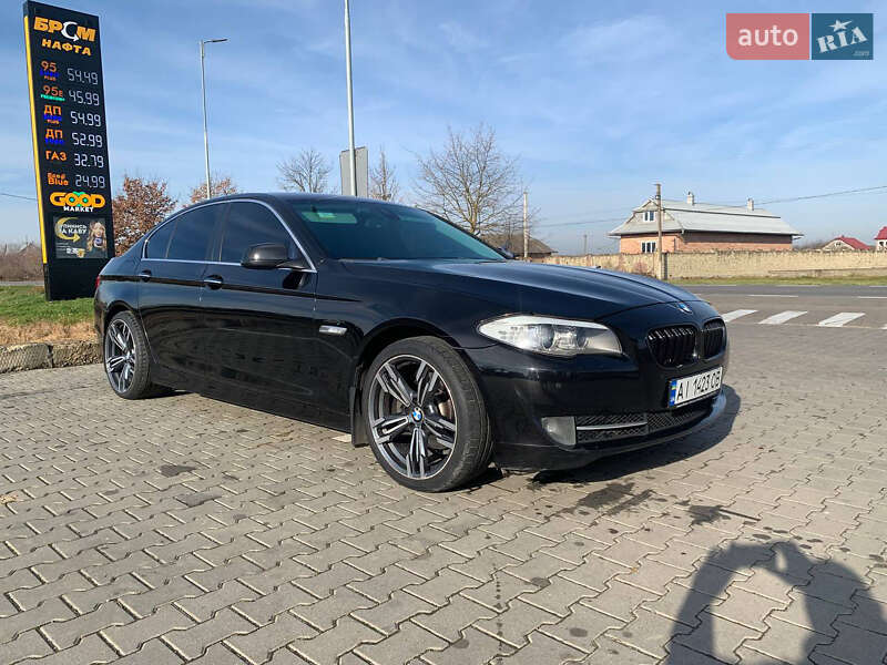 Седан BMW 5 Series 2012 в Снятине