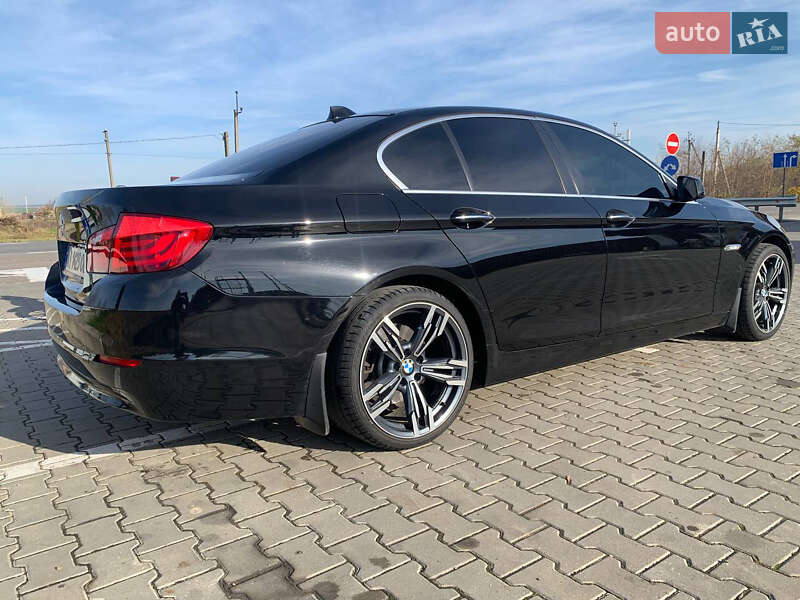 Седан BMW 5 Series 2012 в Снятине