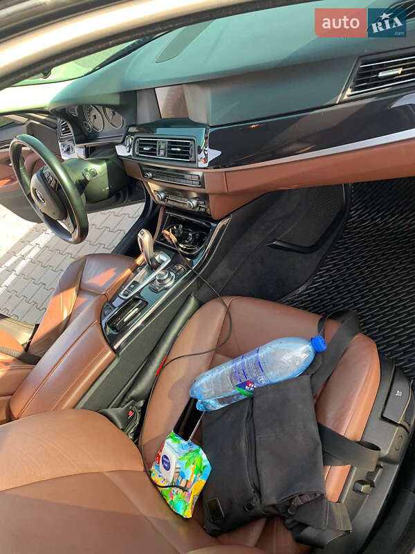 Седан BMW 5 Series 2012 в Снятине
