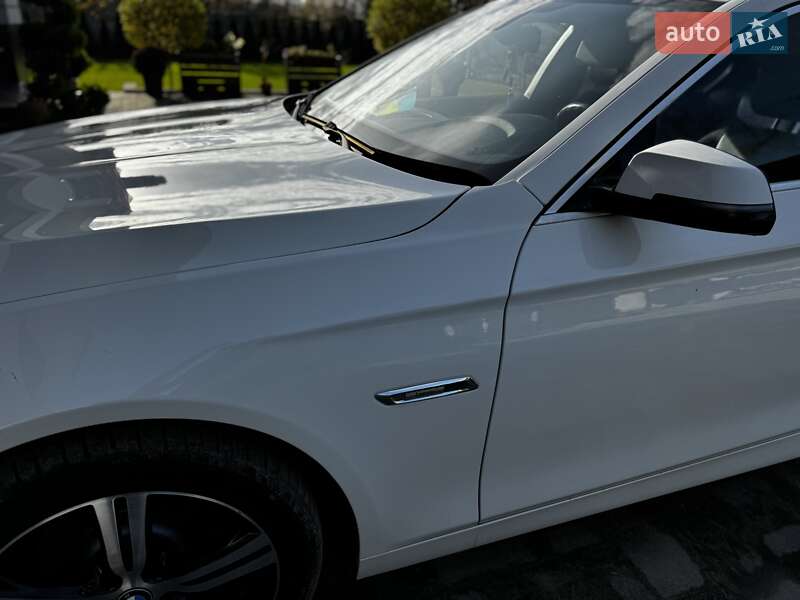 Седан BMW 5 Series 2015 в Дубно