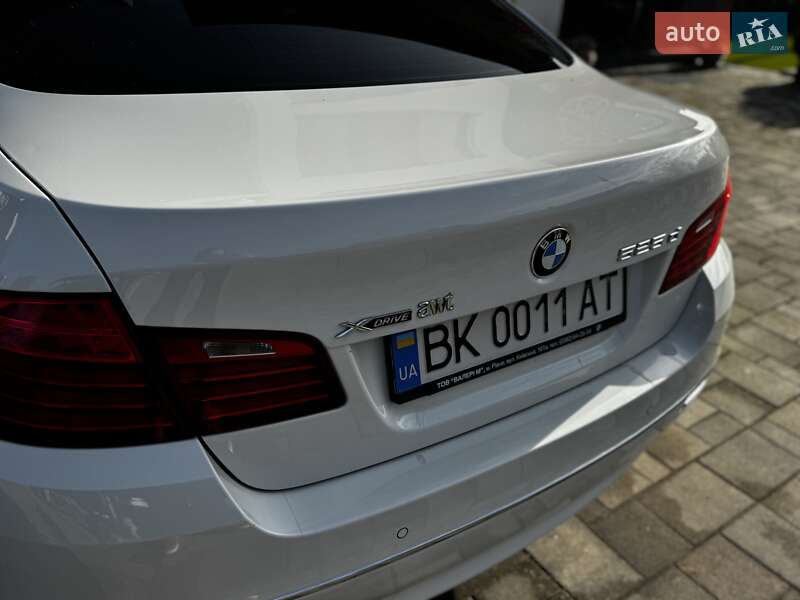 Седан BMW 5 Series 2015 в Дубно
