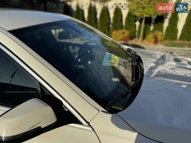 Седан BMW 5 Series 2015 в Дубно