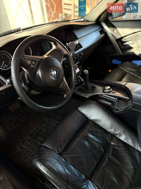 Седан BMW 5 Series 2004 в Коблеве