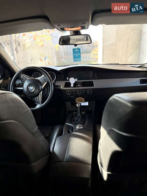 Седан BMW 5 Series 2004 в Коблеве