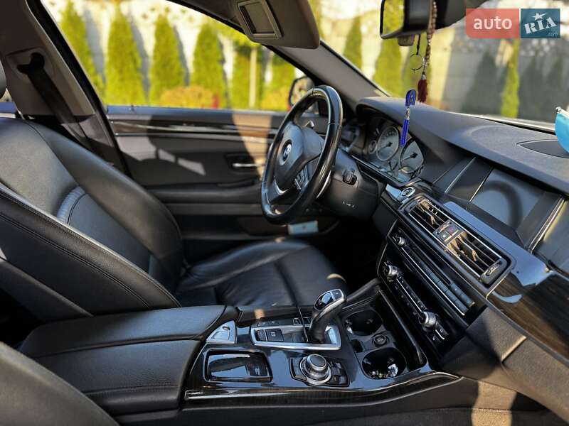 Седан BMW 5 Series 2015 в Дубно