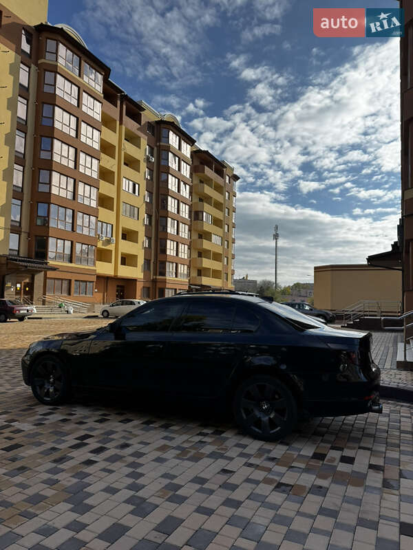 Седан BMW 5 Series 2004 в Измаиле