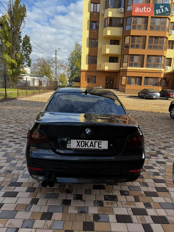 Седан BMW 5 Series 2004 в Измаиле