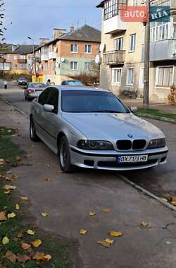 Седан BMW 5 Series 2000 в Остроге