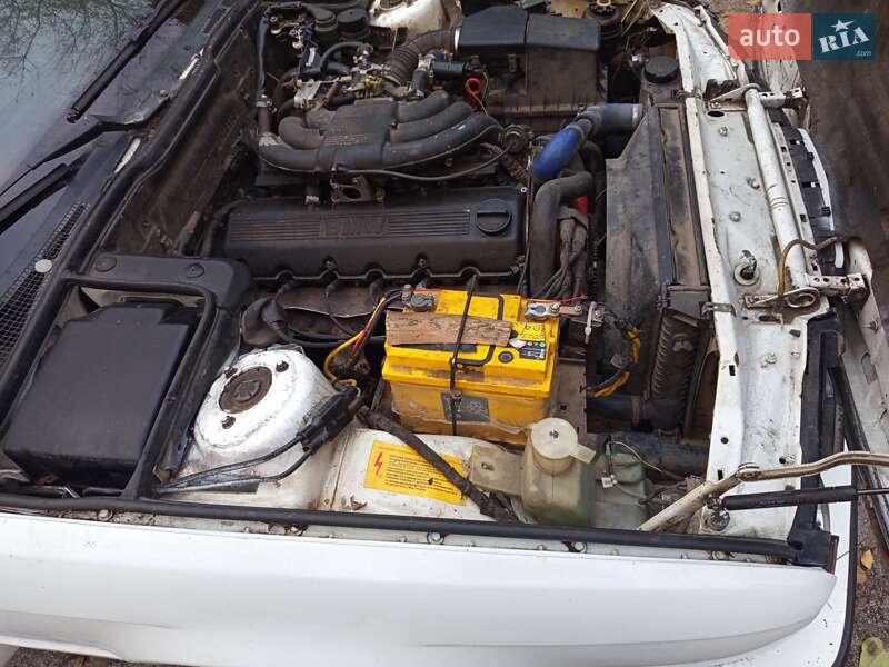 Седан BMW 5 Series 1989 в Запорожье