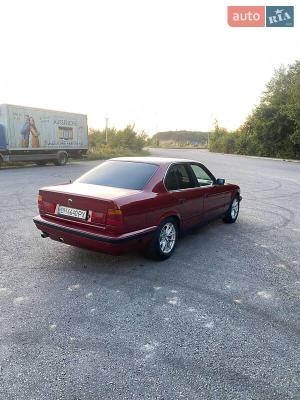 Седан BMW 5 Series 1994 в Виннице
