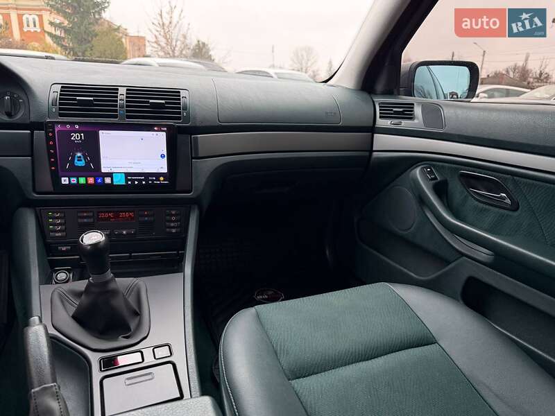 Седан BMW 5 Series 2001 в Харькове