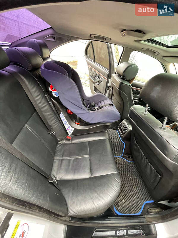 Седан BMW 5 Series 2003 в Авангарде фото 14 Седан BMW 5 Series 2003 в Авангарде