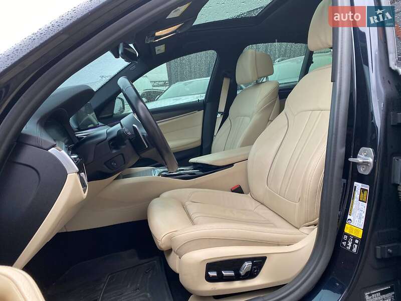 Седан BMW 5 Series 2019 в Львові