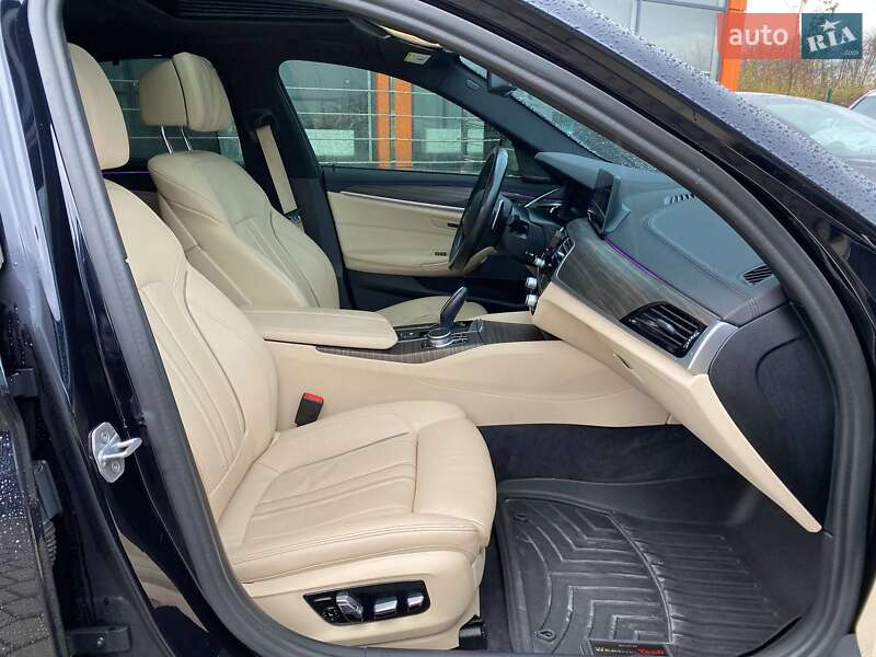 Седан BMW 5 Series 2019 в Львові