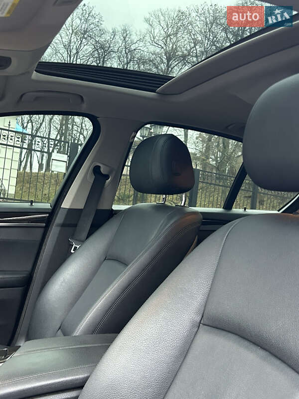 Седан BMW 5 Series 2015 в Прилуках