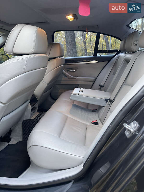 Седан BMW 5 Series 2011 в Харькове