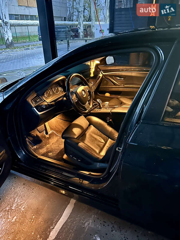 Седан BMW 5 Series 2011 в Днепре