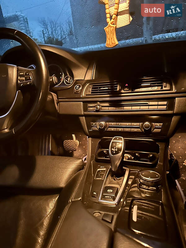 Седан BMW 5 Series 2011 в Днепре