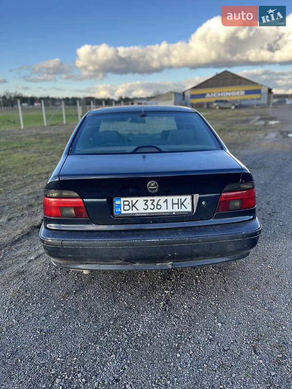 Седан BMW 5 Series 1999 в Сарнах