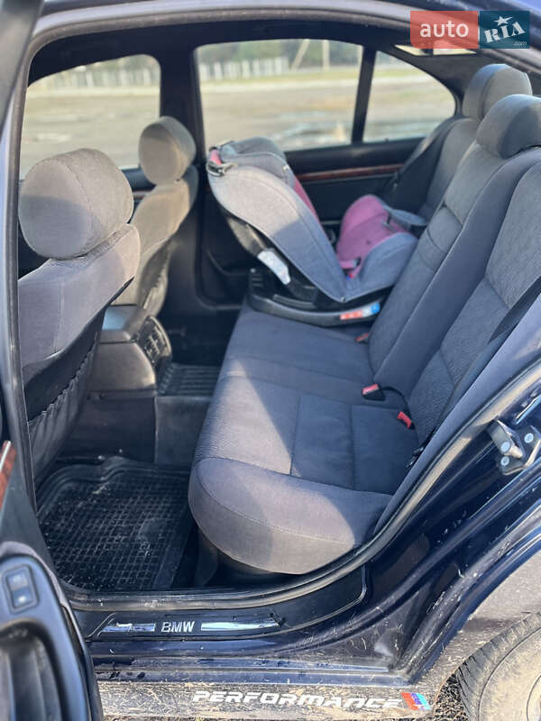 Седан BMW 5 Series 1999 в Сарнах