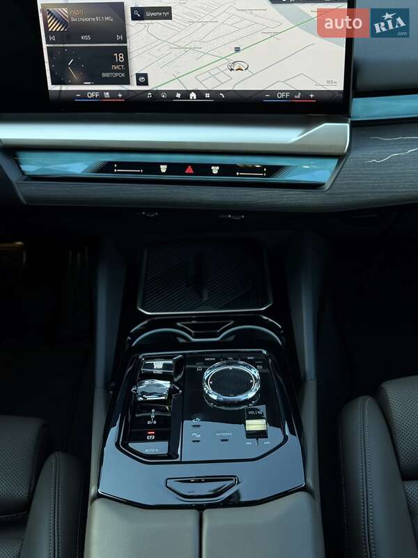 Седан BMW 5 Series 2024 в Львові