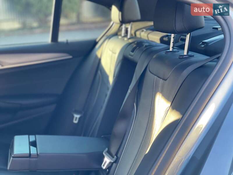 Седан BMW 5 Series 2018 в Ужгороді