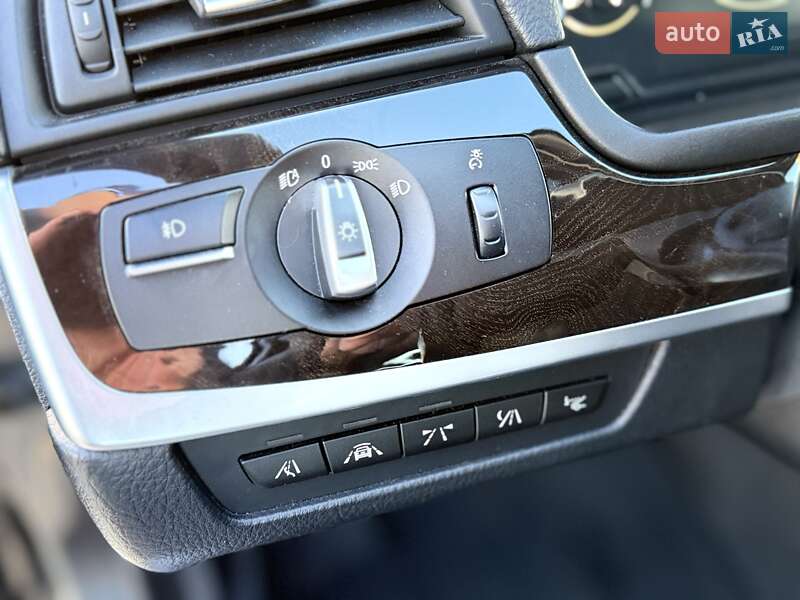 Седан BMW 5 Series 2014 в Львове