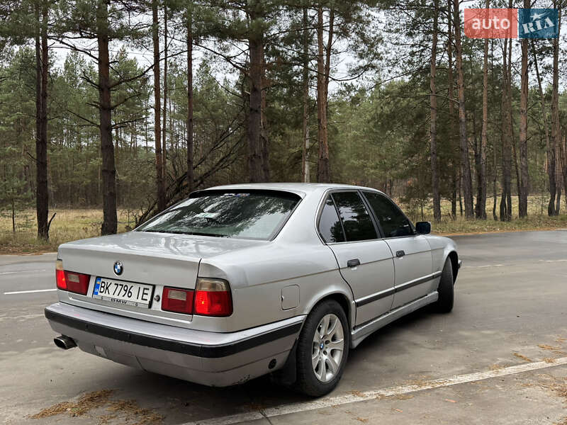 Седан BMW 5 Series 1990 в Славуте фото 3 Седан BMW 5 Series 1990 в Славуте