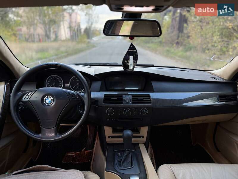 Седан BMW 5 Series 2004 в Николаеве
