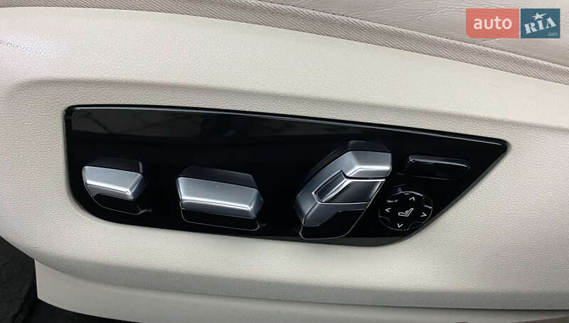 Седан BMW 5 Series 2017 в Львове