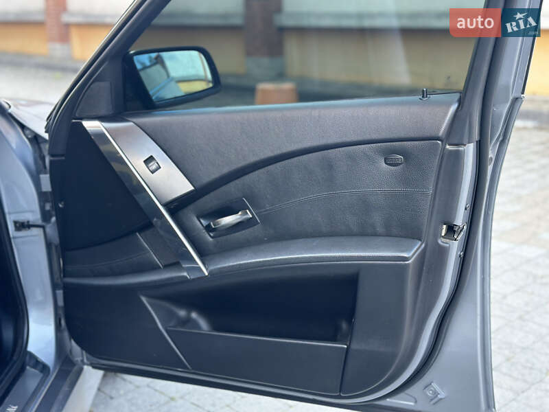 Седан BMW 5 Series 2004 в Коломые