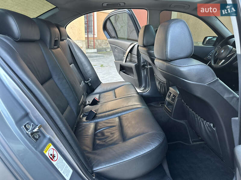 Седан BMW 5 Series 2004 в Коломые