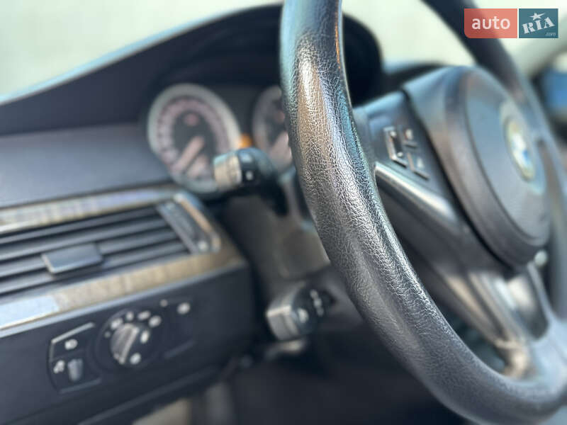 Седан BMW 5 Series 2004 в Коломые