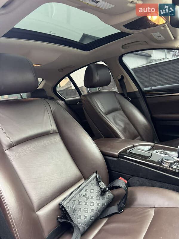 Седан BMW 5 Series 2014 в Киеве
