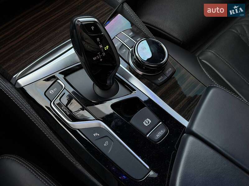 Седан BMW 5 Series 2017 в Кривом Роге