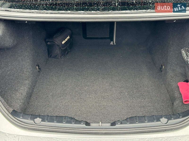 Седан BMW 5 Series 2011 в Виннице