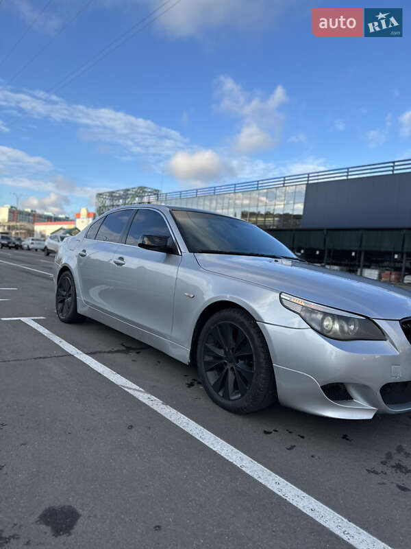 Седан BMW 5 Series 2003 в Чернигове