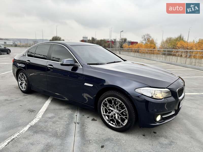 Седан BMW 5 Series 2016 в Киеве