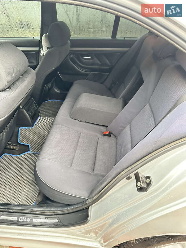 Седан BMW 5 Series 1999 в Хмельницком