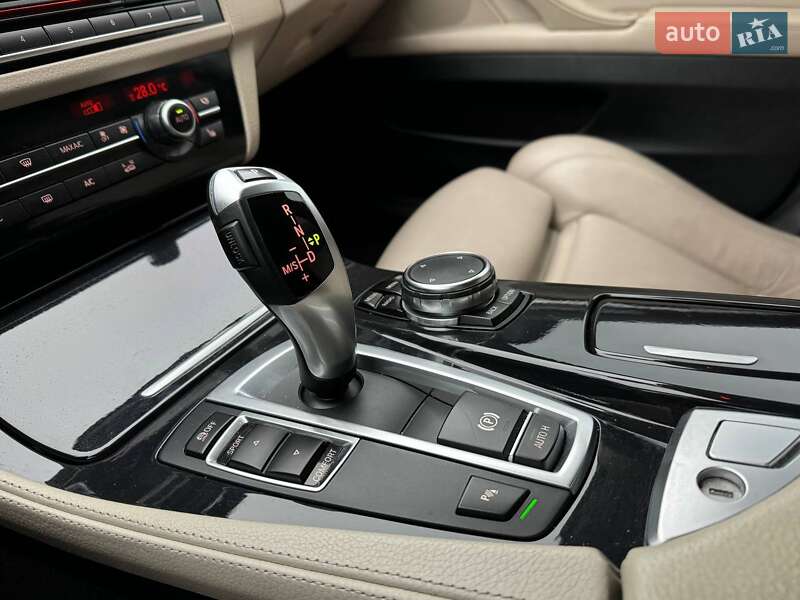 Седан BMW 5 Series 2015 в Киеве