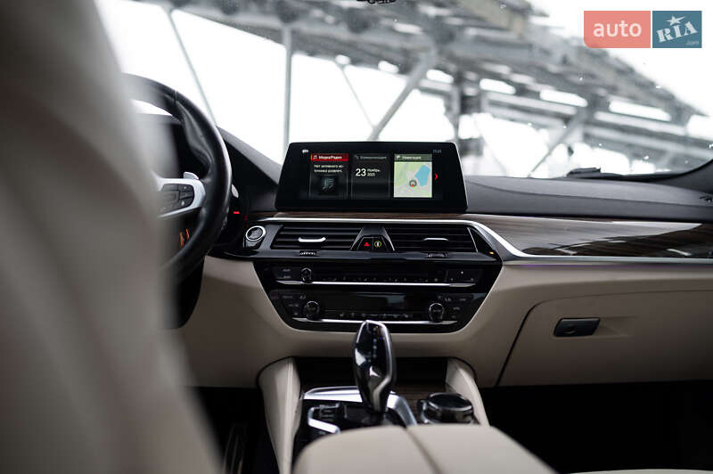 Седан BMW 5 Series 2018 в Львове