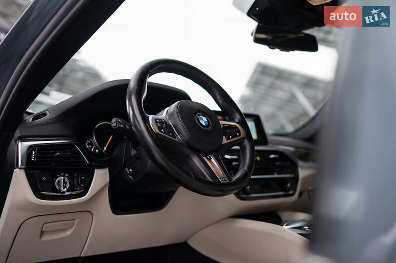 Седан BMW 5 Series 2018 в Львове