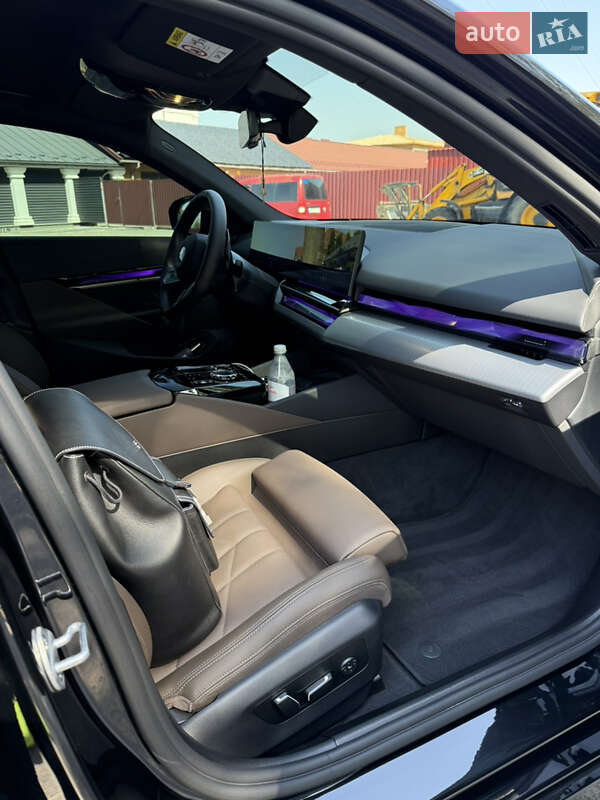 Седан BMW 5 Series 2025 в Киеве
