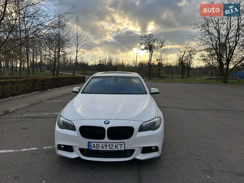 Седан BMW 5 Series 2012 в Южноукраинске