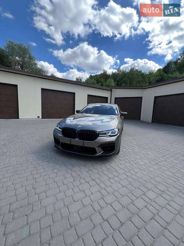 Седан BMW 5 Series 2017 в Львове