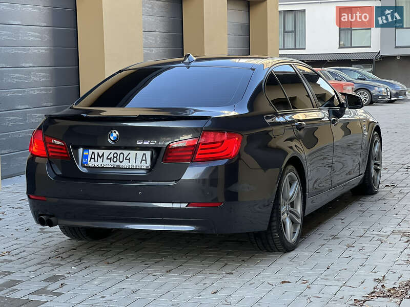 Седан BMW 5 Series 2013 в Ровно