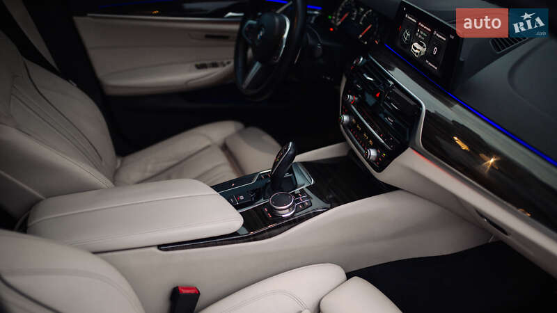 Седан BMW 5 Series 2017 в Залещиках