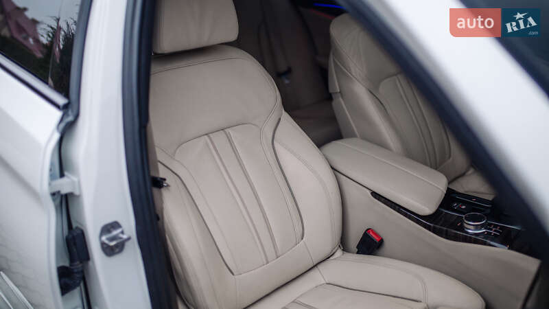 Седан BMW 5 Series 2017 в Залещиках