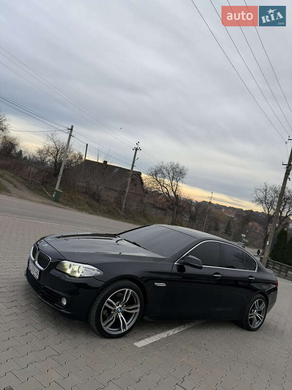 Седан BMW 5 Series 2012 в Черновцах